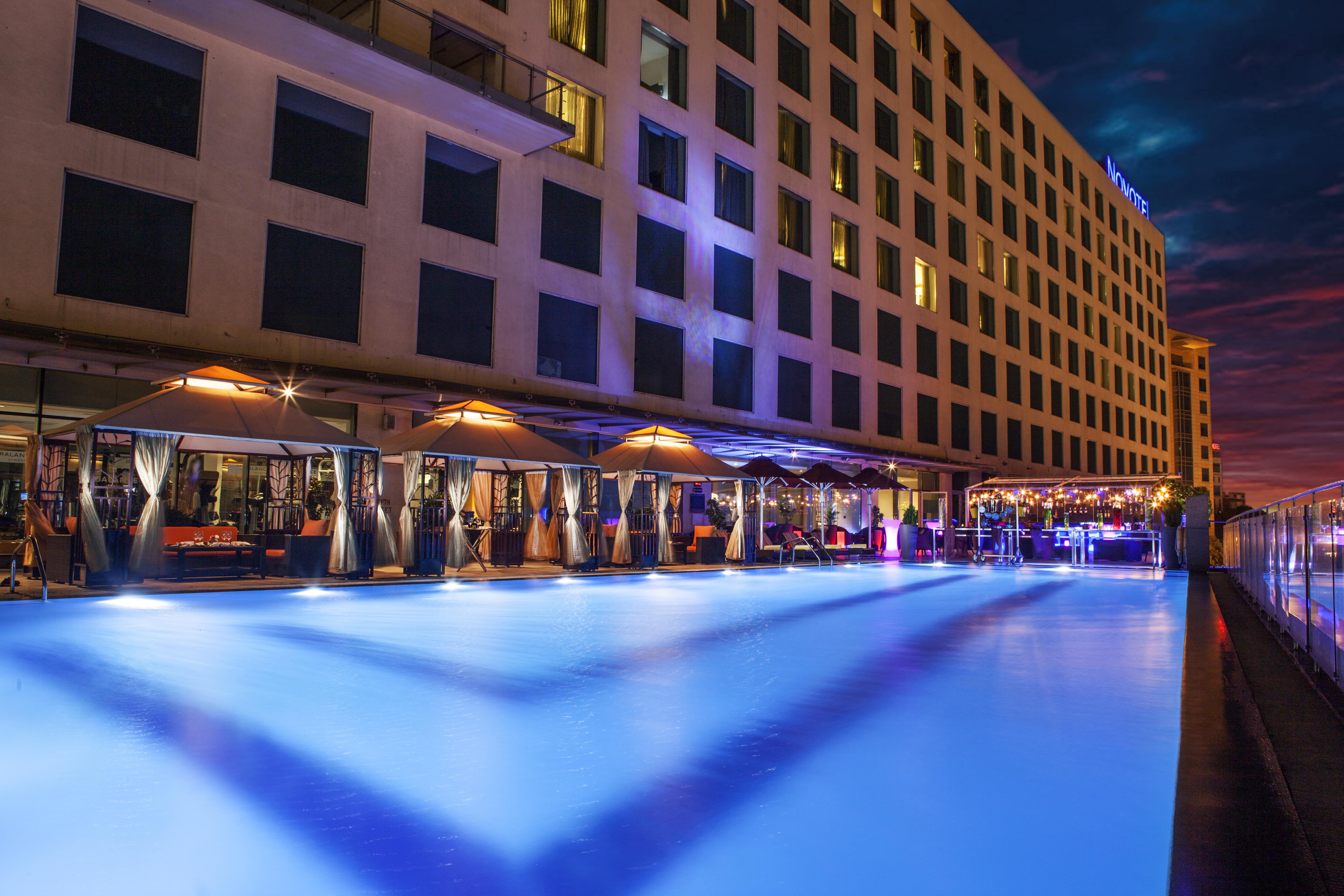 Novotel Pune Viman Nagar Road Exterior photo The pool at the hotel