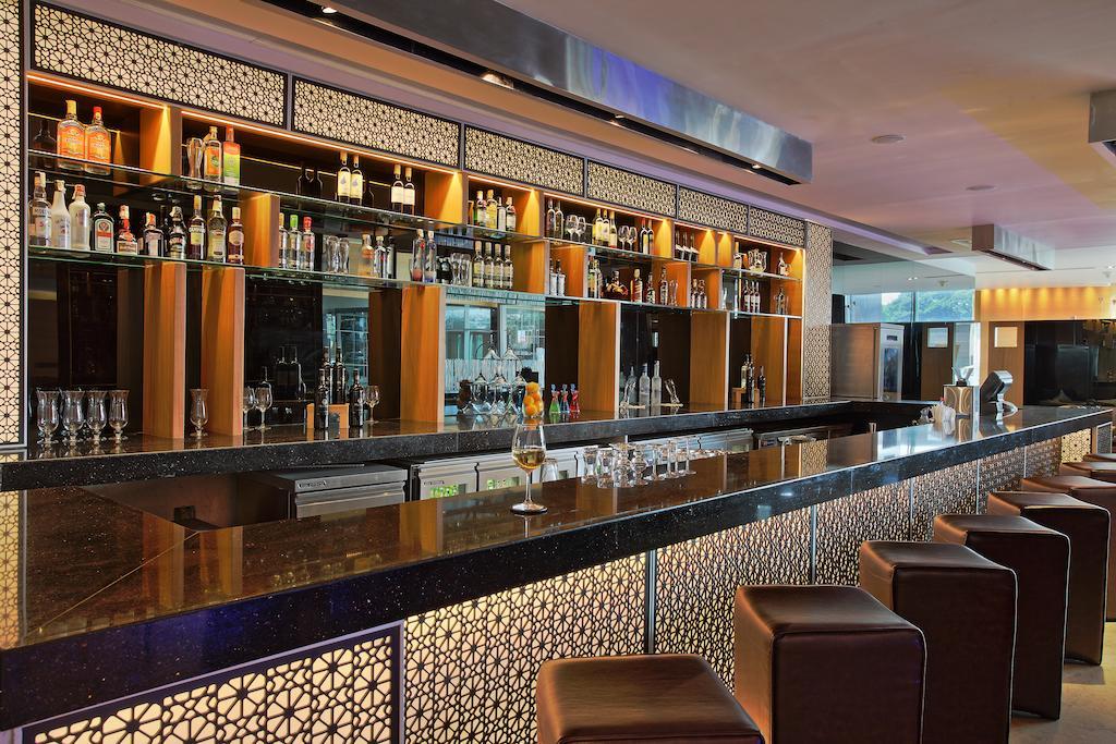 Novotel Pune Viman Nagar Road Exterior photo The bar at the lounge