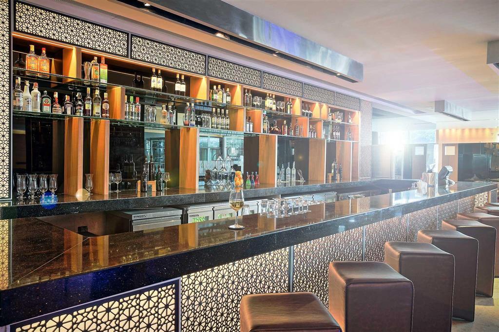 Novotel Pune Viman Nagar Road Exterior photo The bar at the hotel
